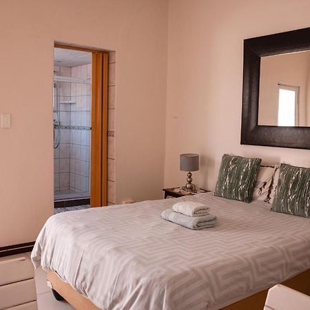 Emerald Bed&Breakfast Windhoek Bagian luar foto