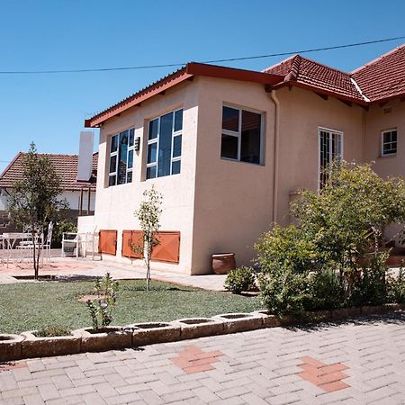 Emerald Bed&Breakfast Windhoek Bagian luar foto