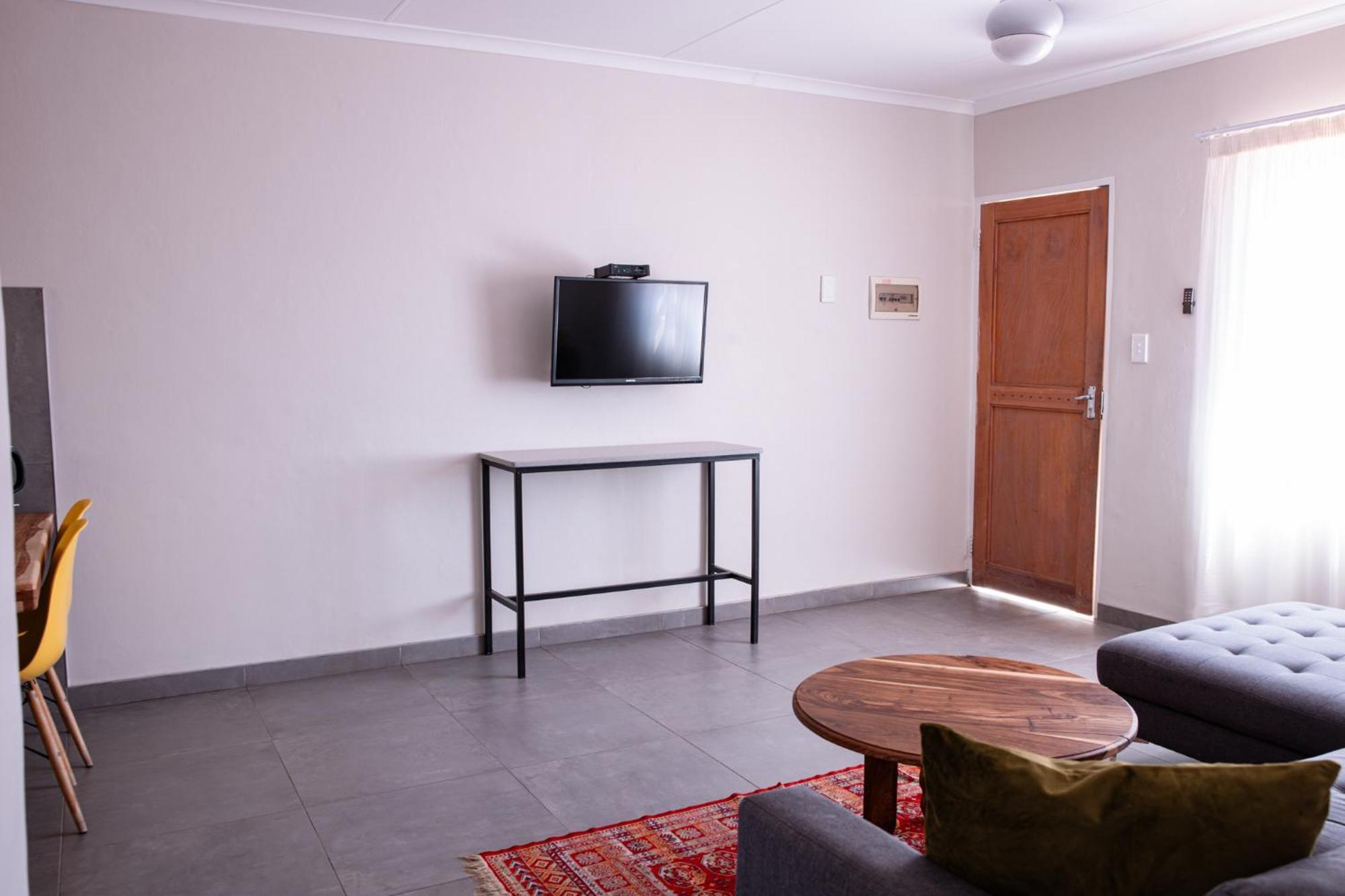 Emerald Bed&Breakfast Windhoek Bagian luar foto