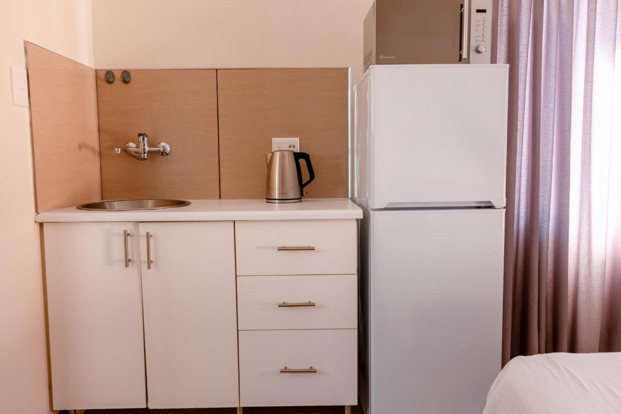 Emerald Bed&Breakfast Windhoek Bagian luar foto